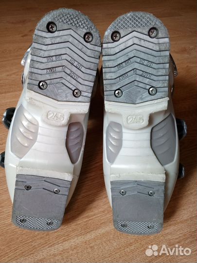 Ботинки горнолыжные женские