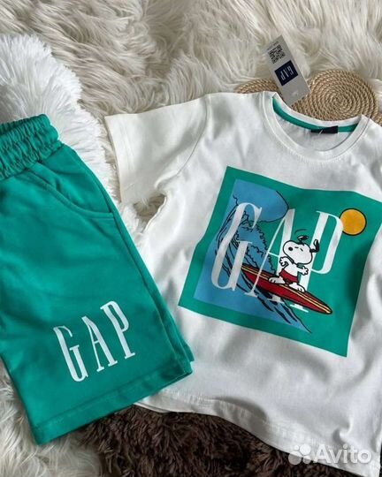 Детский костюм GAP новый