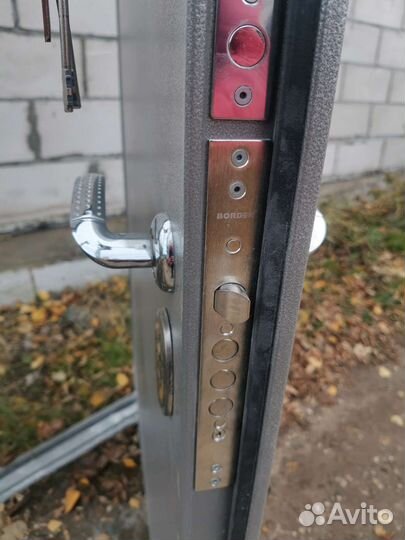 Дверь входная металлическая