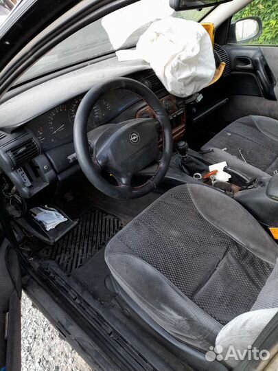 Автомобиль на запчасти Opel Omega 96 год разбор