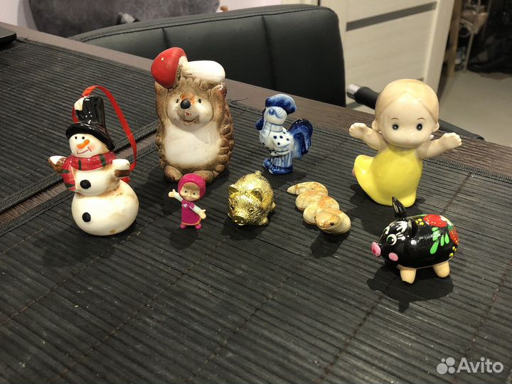 Статуэтки сувенирные