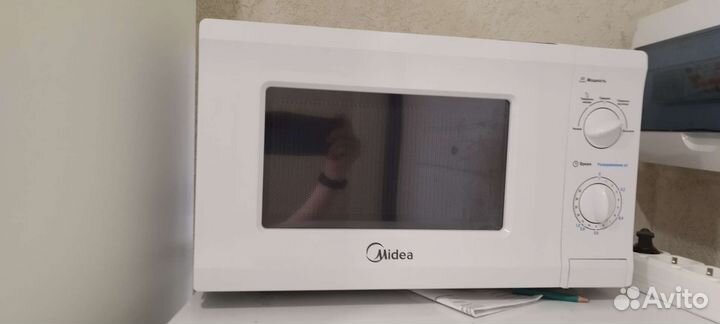 Микроволновая печь соло Midea MM720CPI