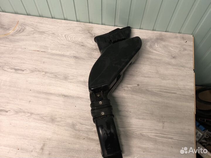 Воздухозаборник mitsubishi outlander XL