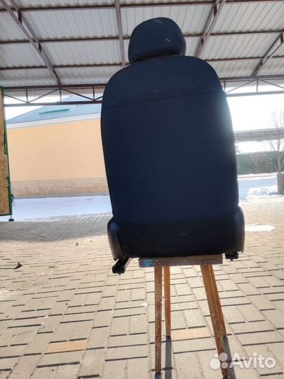 Сиденье переднее левое kia rio 3
