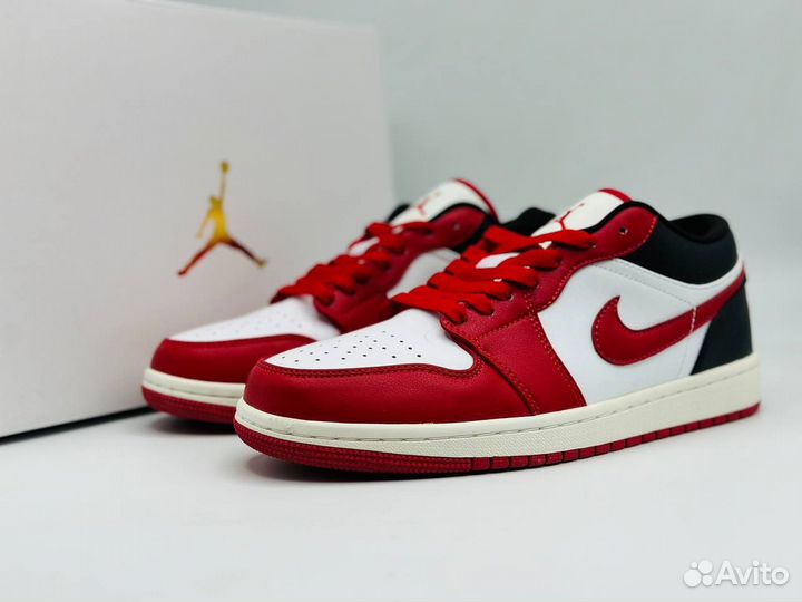 Кроссовки Nike Air Jordan 1 Low Reverse Black Toe