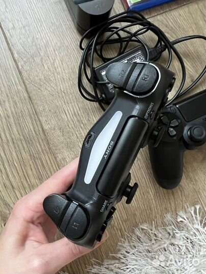 Sony PS4 pro 1tb 2 пульта, зарядка на 2 слота