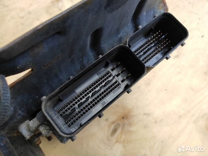 Эбу Z17DTH 55556829 ZH на Опель Астра Н