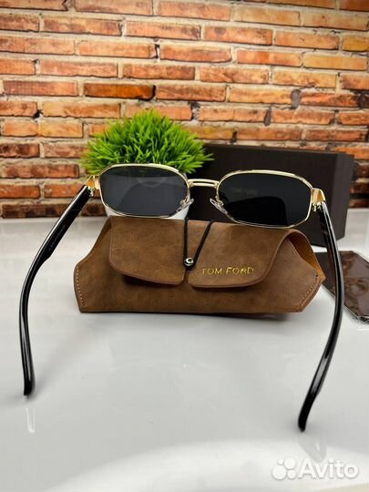 Солнцезащитные очки Tom ford:хит сезона