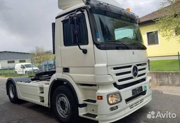 Pазбираем грузовик Mercedes-Benz Actros mpii 2002