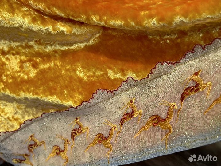 Винтажная золотая скатерть плюш СССР 135х135