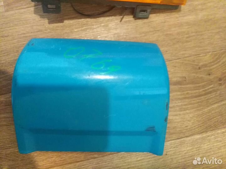 Щечка с узколобой кабины левая мазда титан