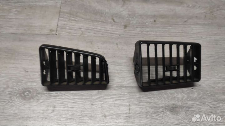 VW Passat B3 Дефлекторы воздушные центральные