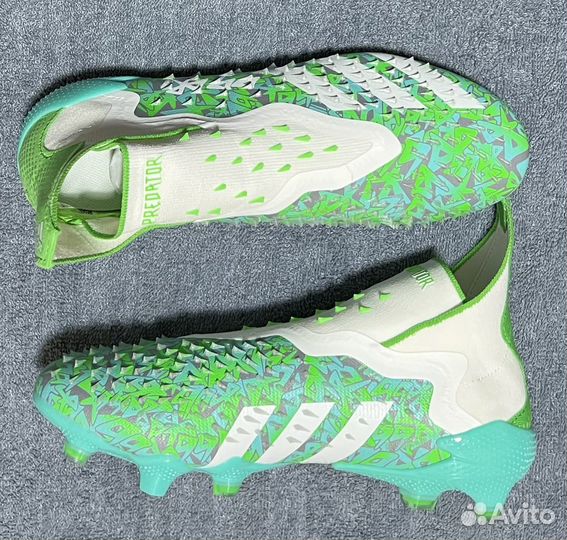 Футбольные бутсы adidas predator