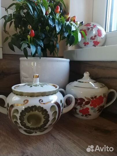 Сахарница Красный фарфорист Полонное