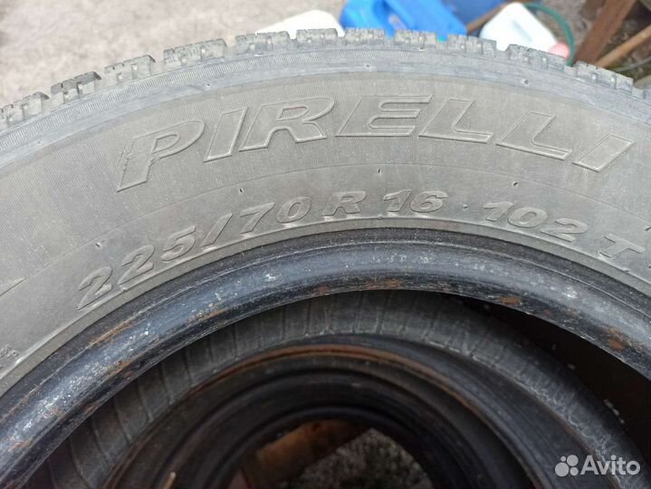 Pirelli Ice 225/70 R16