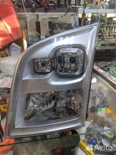 Фара левая или правая Ford Tranzit 06-14