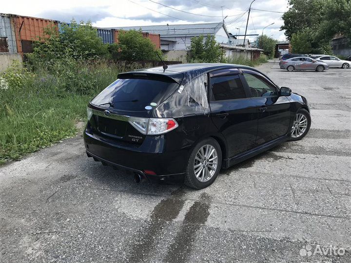 Уплотнительная резинка двери багажника Subaru