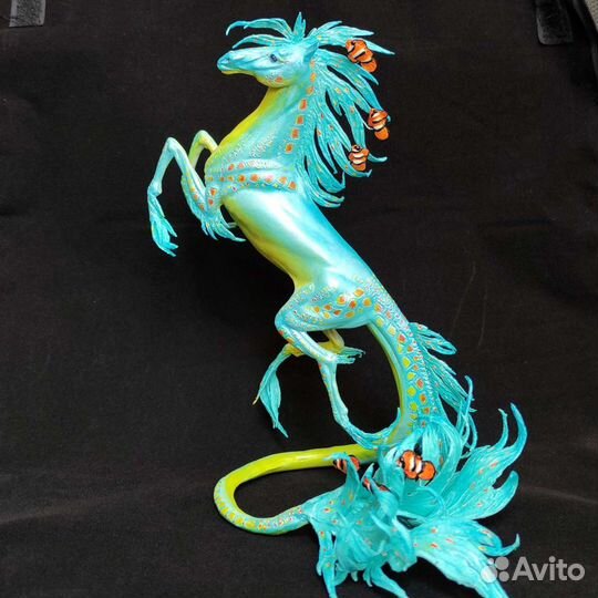 Фигурки и украшения