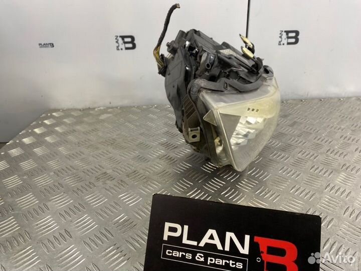 Фара ксеноновая правая Bmw 3 E90