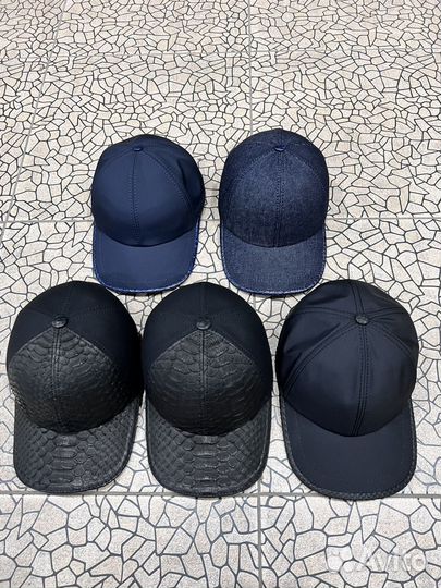 Кепки из натурального питона