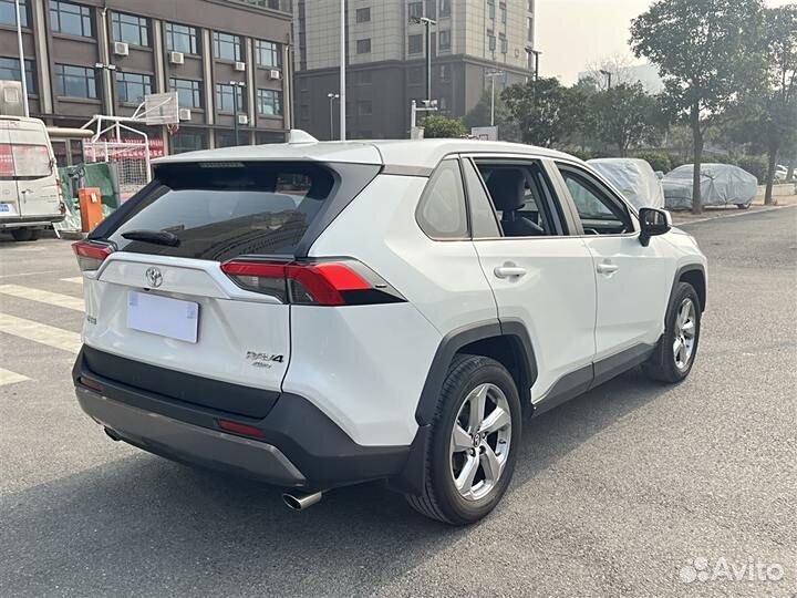 Toyota RAV4 2.0 CVT, 2021, 33 000 км