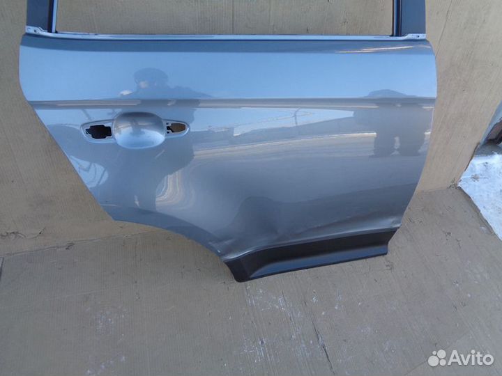 Hyundai Creta 1 дверь задняя правая с накладкой