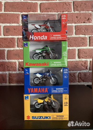 Модель мотоцикла Kawasaki, Yamaha, Honda, Suzuki