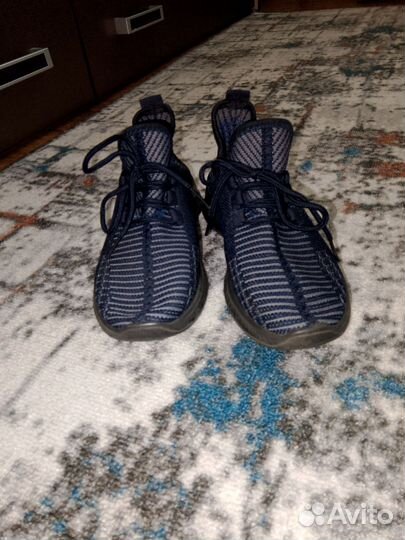 Кроссовки новые 33 р 21.5