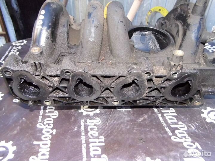 Коллектор впускной Renault Logan