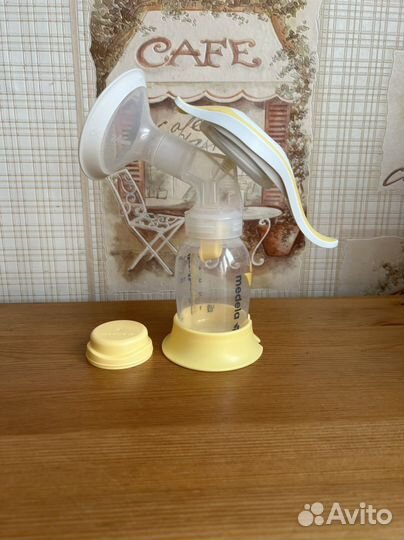Молокоотсос medela ручной