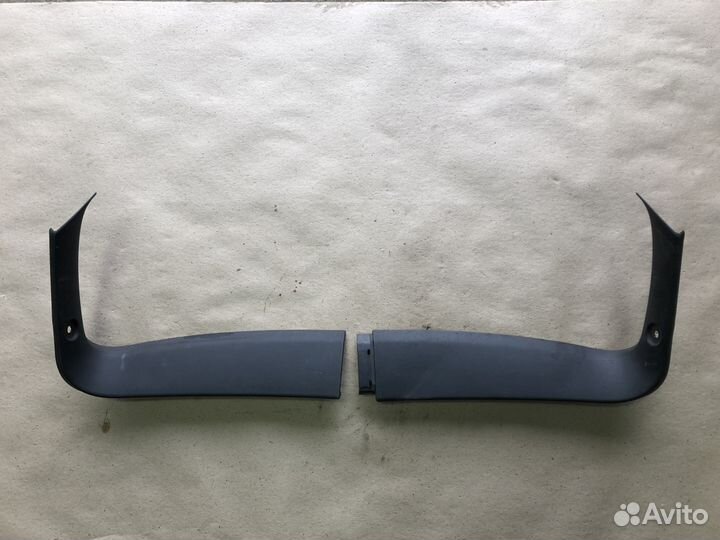 Накладка крышки багажника Opel Astra H 2010