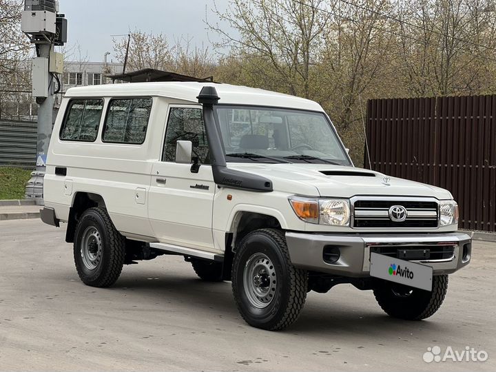 Toyota Land Cruiser 4.5 МТ, 2022, 27 км
