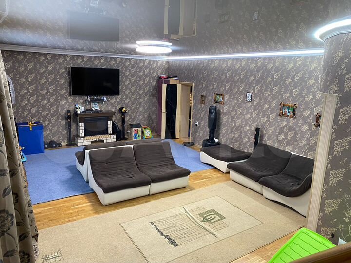 Дом 259,3 м² на участке 4,12 га