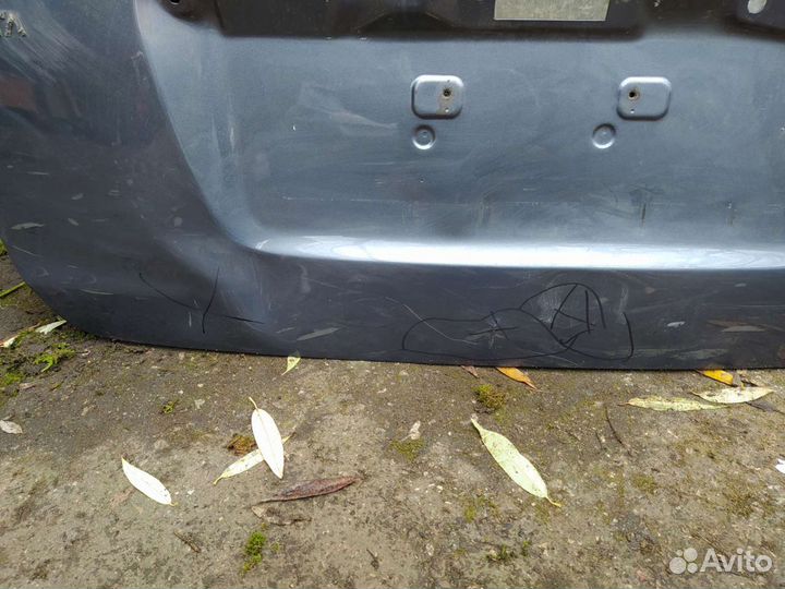 Крышка багажника дверь Toyota Highlander