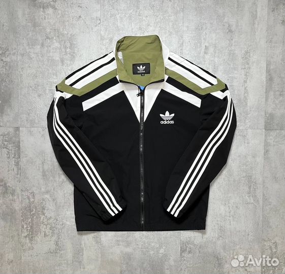 Ветровка Adidas (новинка 2024)