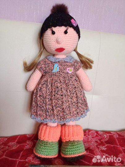 Вязаная кукла ручной работы