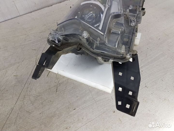 Фара левая Toyota Land Cruiser