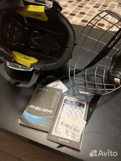 Хоккейный шлем