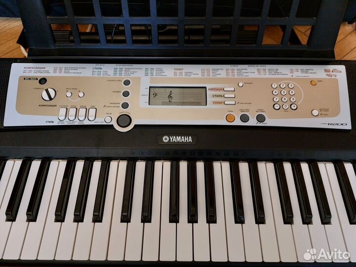 Синтезатор yamaha PSR-R200
