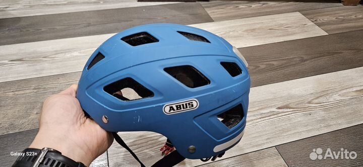 Велошлем abus