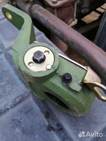 Самоподводящая трещетка на камаз 6520