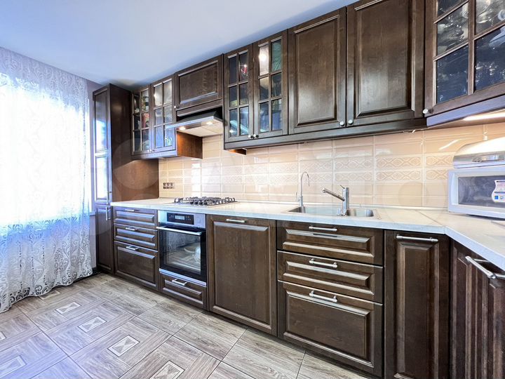 3-к. квартира, 73,4 м², 6/10 эт.