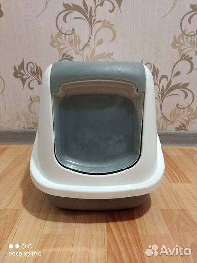 Закрытый туалет для кошек