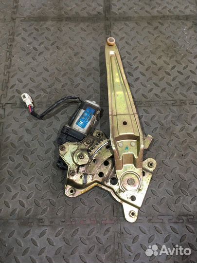 Стеклоподъемник электрический задний правый