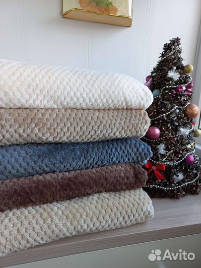 Плед покрывало кубик,ананас,с пумпонами,разноцветн