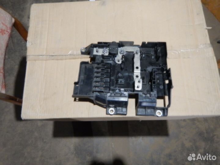 Блок предохранителей Volkswagen Touareg NF