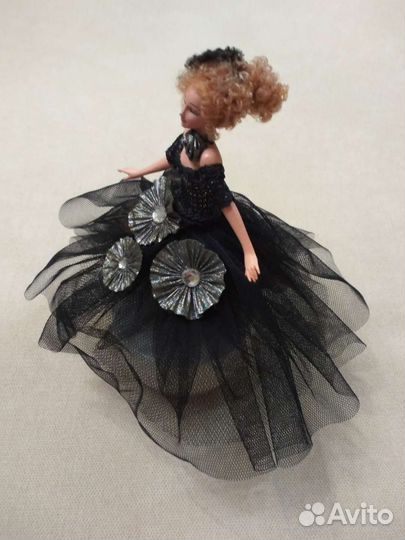 Вращающийся музыкальная кукла