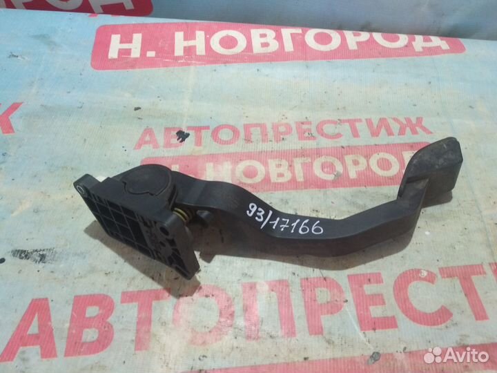 Педаль газа Пежо 206