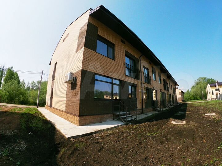 Таунхаус 102 м² на участке 2 сот.