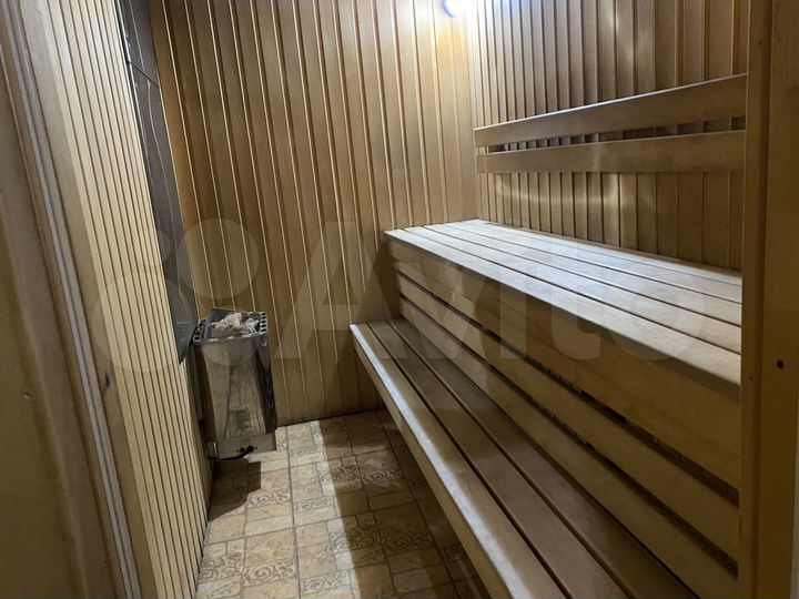 Коттедж 320 м² на участке 15 сот.